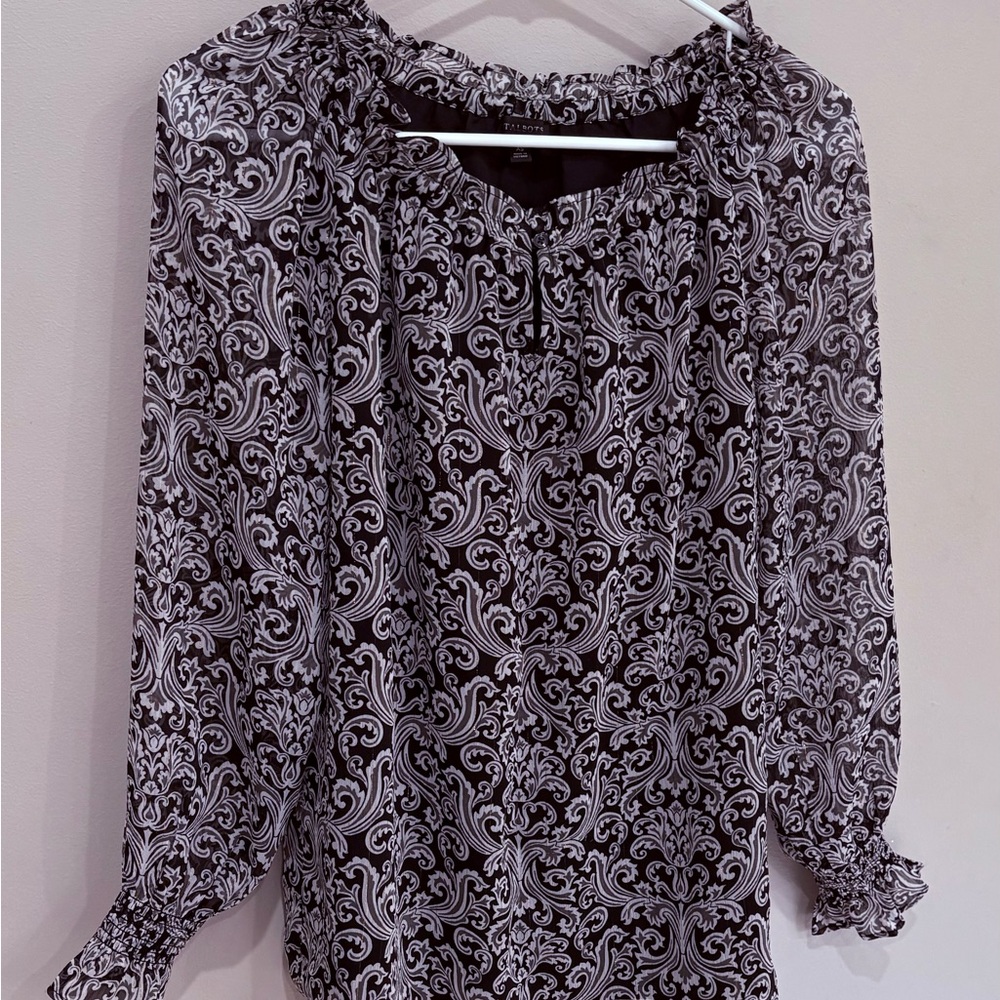 Elegant Black and White Patterned Women's Top